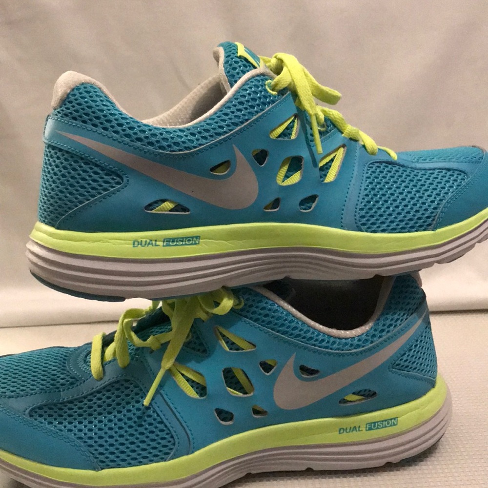 Nike Dual Fusion View 4